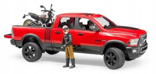 Auto Dodge Ram 2500 Power Wagon s motocyklom