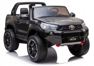 Auto pre Toyota Hilux čierna maľovaná batéria