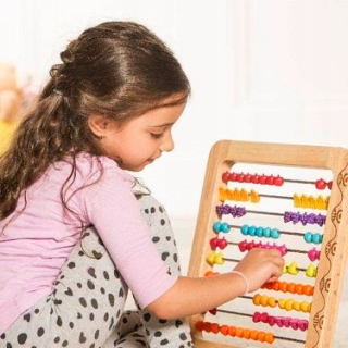 B. Hračky, dve ovocné - zmyslové abacus s OW