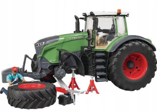 Bruder 04041 Fendt Tractor + Figurine + príslušenstvo