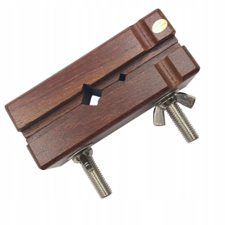 Tlač dreveného upínacieho upínacieho postele