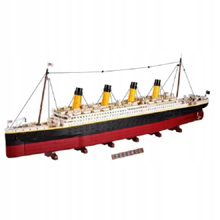 FedEx Send 9090 PC. Bricks 10294 Titanic Movie C