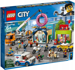 Lego City 60233 City Street Shop Donuts Crane!