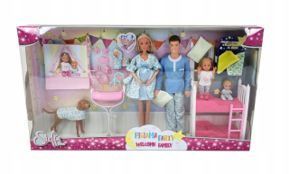 Steffi Doll. Rodina s trojicami v pyžame. SI