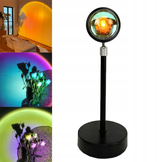 Červená lampa na západ slnka imitujúca západ slnka
