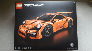 LEGO Technic 42056 Prázdny kartón, žiadne bloky.