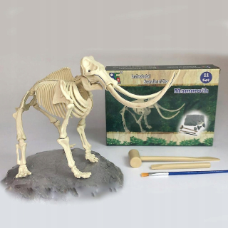 Mamuté výkopy vykopávajú vedecké súpravy detí archeo