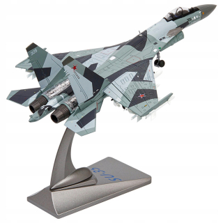 Model poľovných lietadiel SU-35 v 1:72 až