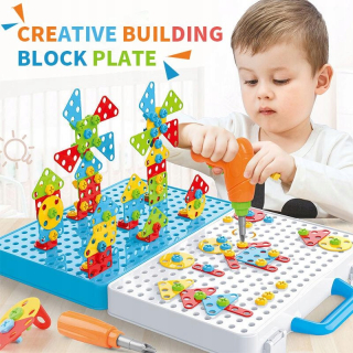 Montessori Children a#39; s vŕtacím skrutkovačom.