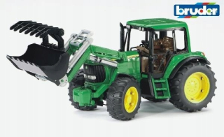 Nd17_br-02052 Traktor John Deere 6920 s nabíjačkou