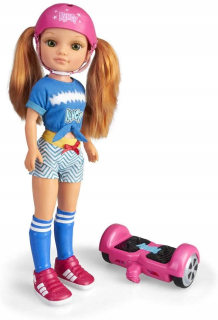 Nancy Doll na interaktívnej hoverboardovej skateboarde