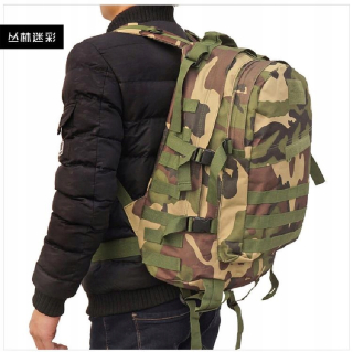 Vojenské športové taktické lezenie v backpackoutdoor
