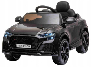 Audi RS Q8 čierne vozidlo