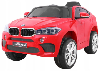 BMW X6M červené vozidlo