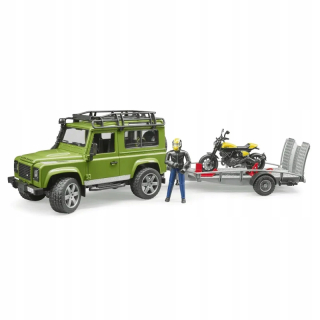 Land Rover Defender vozidlo s prívesom na motocykle