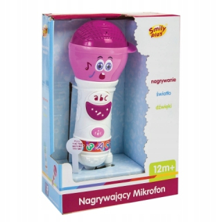 Smely hrajte nahrávanie ružového mikrofónu