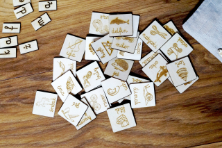 Montessori drevené puzzle taniere