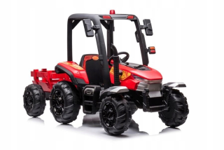 Červený traktor batérie