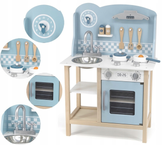 Viga Polarb Wooden Kitchen s modrým doplnkom