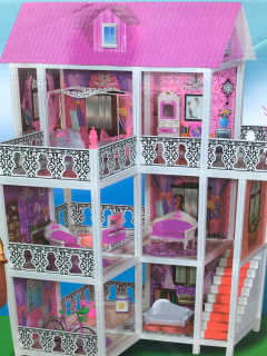 Skvelý tromi -poschodový dollhouse Furniture Palace